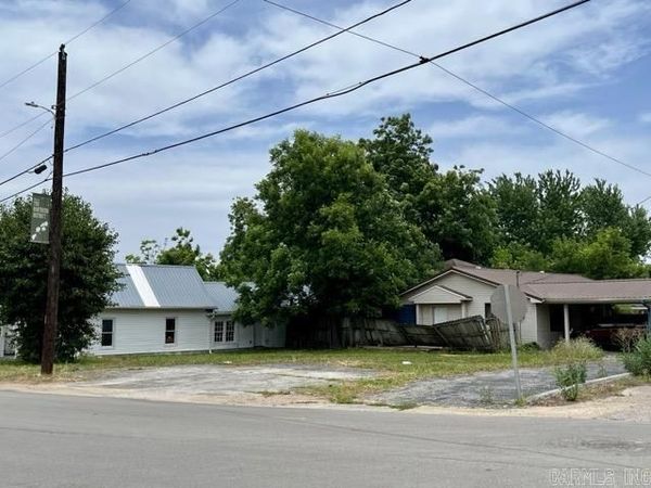 701 N Pruett Street , Paragould, AR 72450