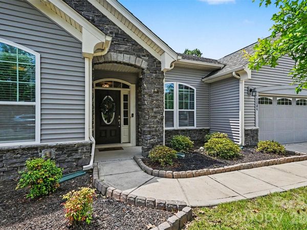 1284 Kings Grove Drive , York, SC 29745
