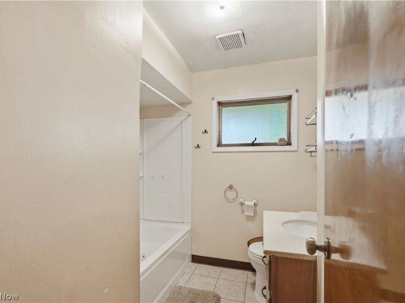 304 Howland Wilson Road NE, Warren, OH 44484 Photo 11