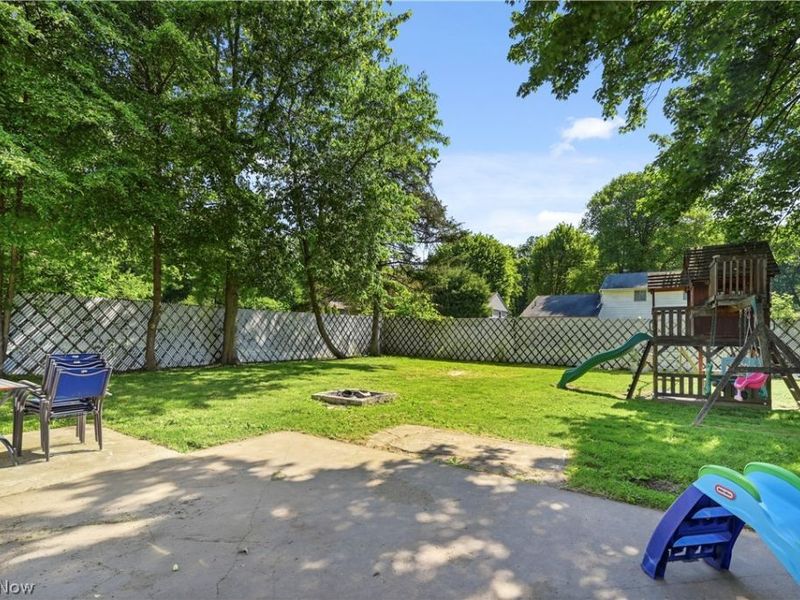 304 Howland Wilson Road NE, Warren, OH 44484 Photo 24