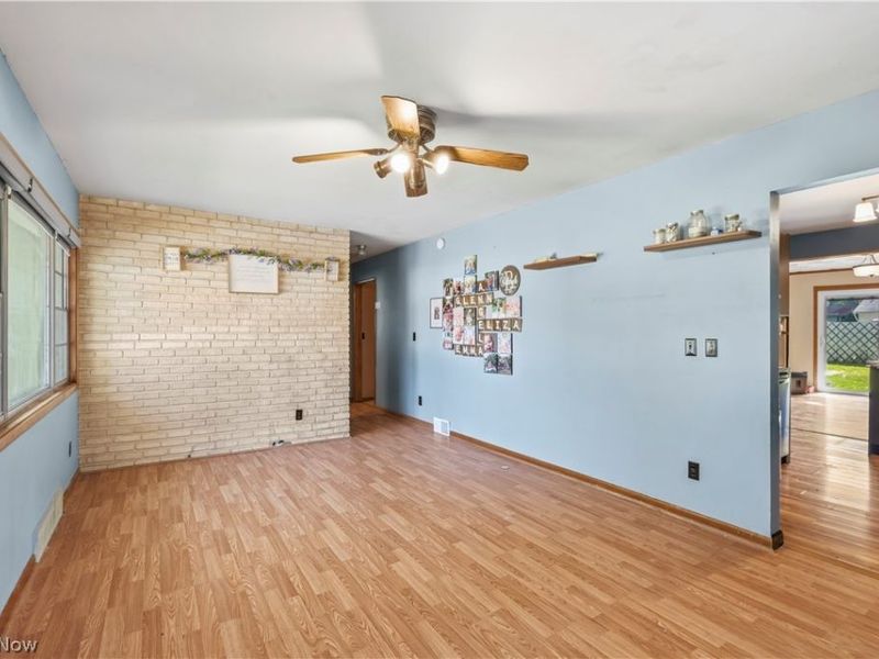 304 Howland Wilson Road NE, Warren, OH 44484 Photo 3