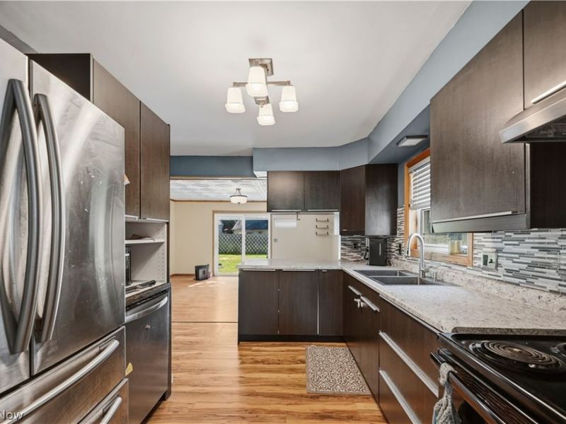 304 Howland Wilson Road NE, Warren, OH 44484 Photo 7