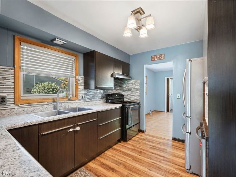 304 Howland Wilson Road NE, Warren, OH 44484 Photo 8