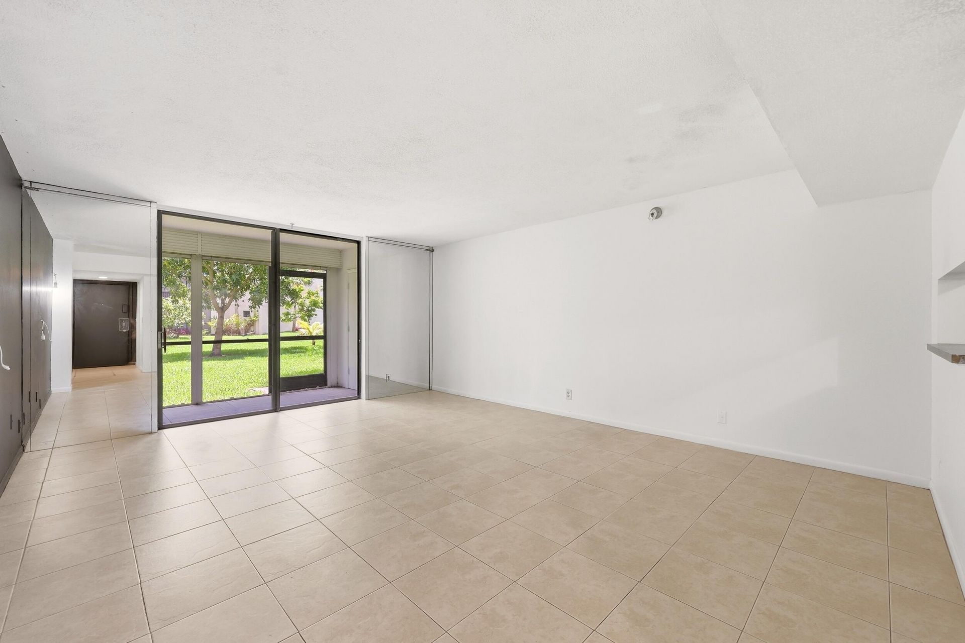 5160 Las Verdes Circle, Unit 101, Delray Beach, FL 33484 Photo