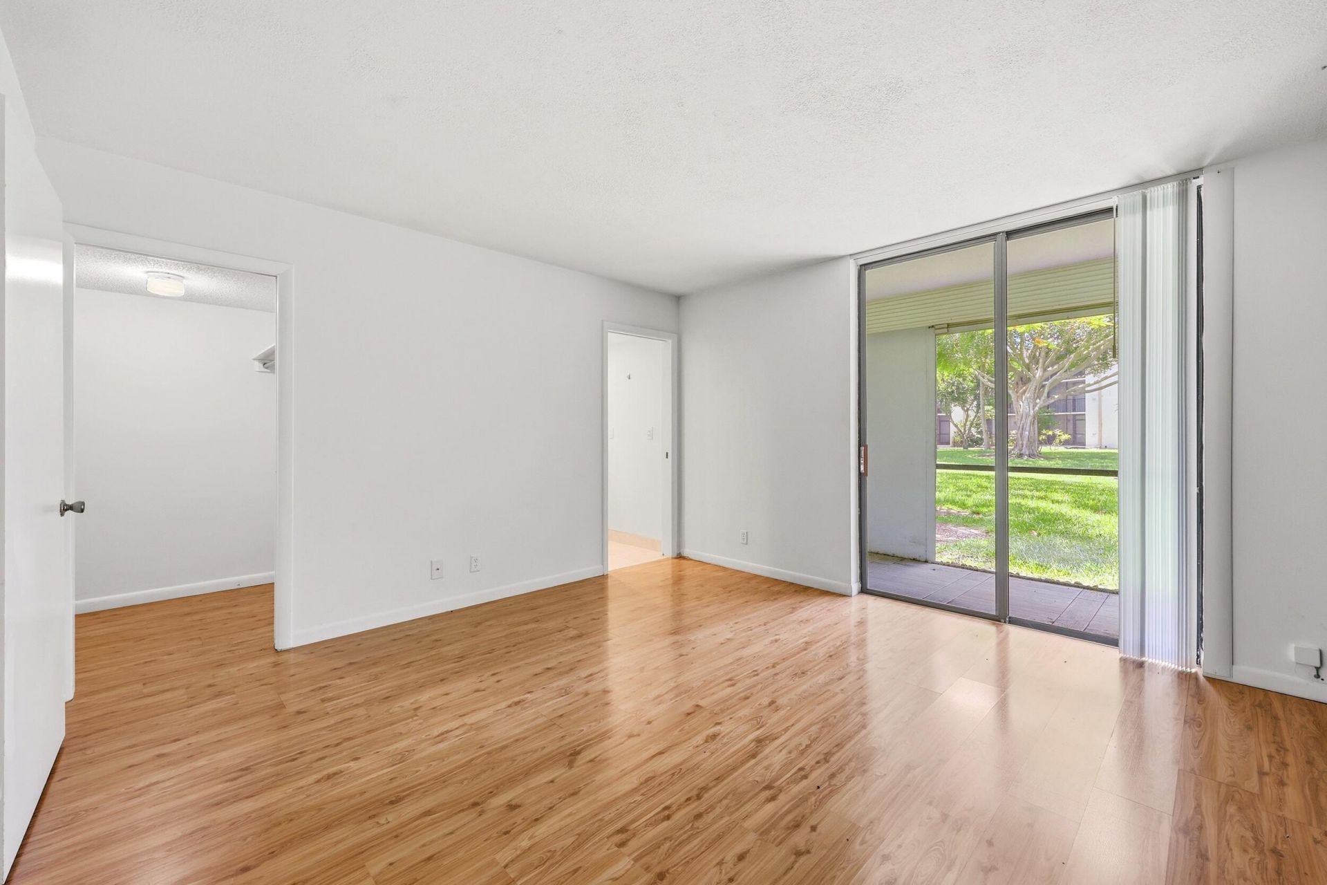 5160 Las Verdes Circle, Unit 101, Delray Beach, FL 33484 Photo