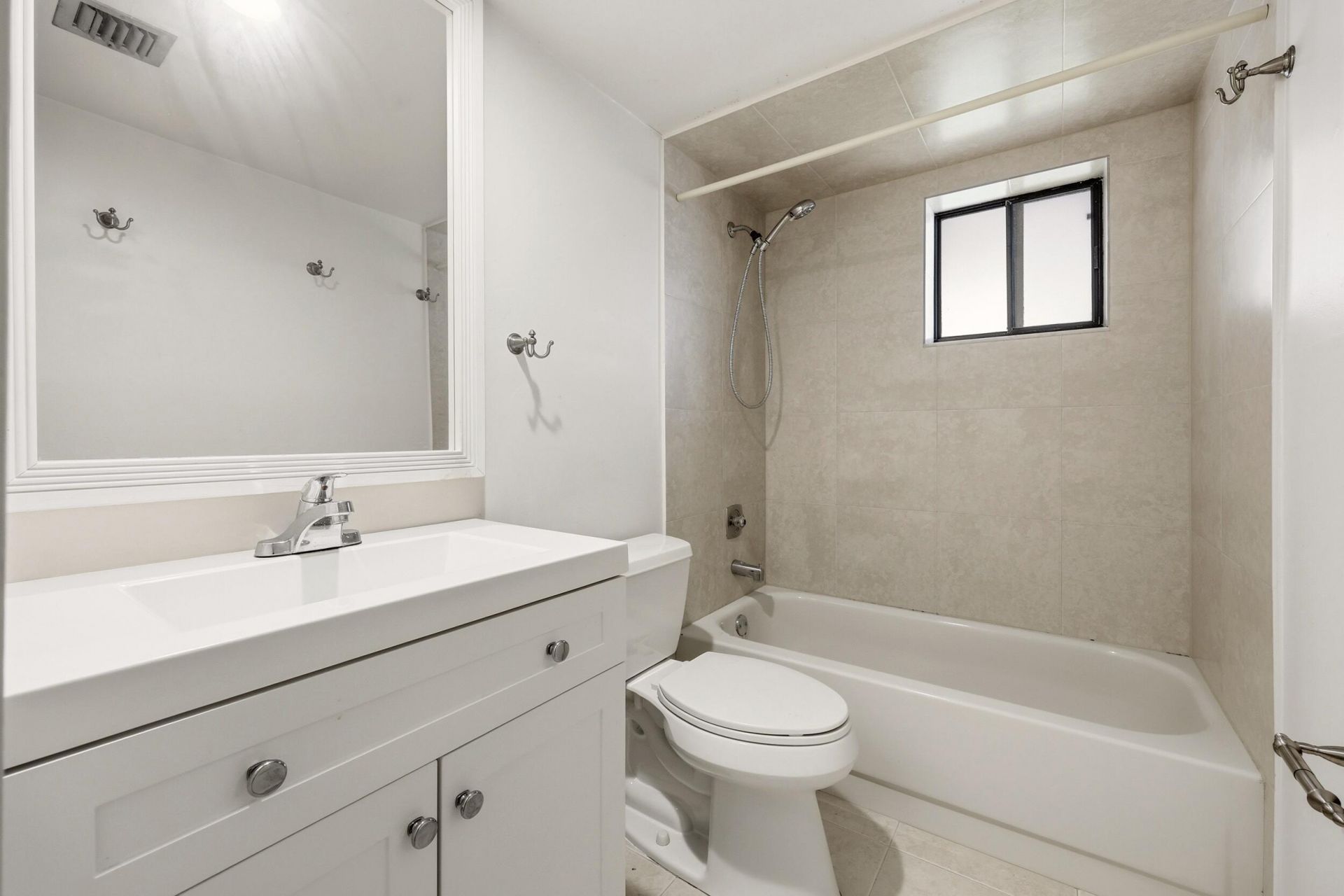 5160 Las Verdes Circle, Unit 101, Delray Beach, FL 33484 Photo