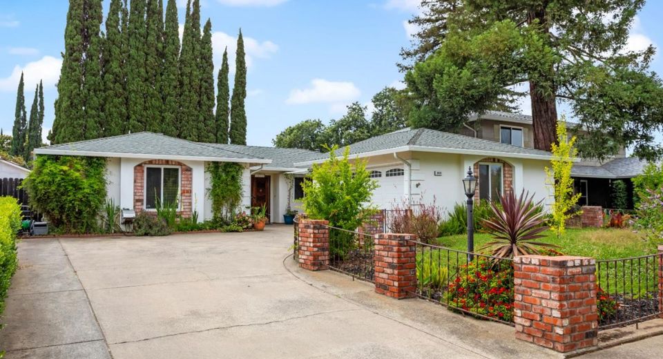 2650 Water Tree Way, Sacramento, CA 95826 Photo