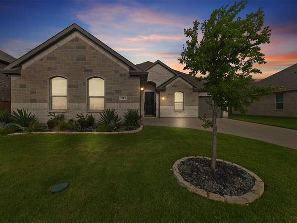 1029 Greencove Drive, Midlothian, TX 76065