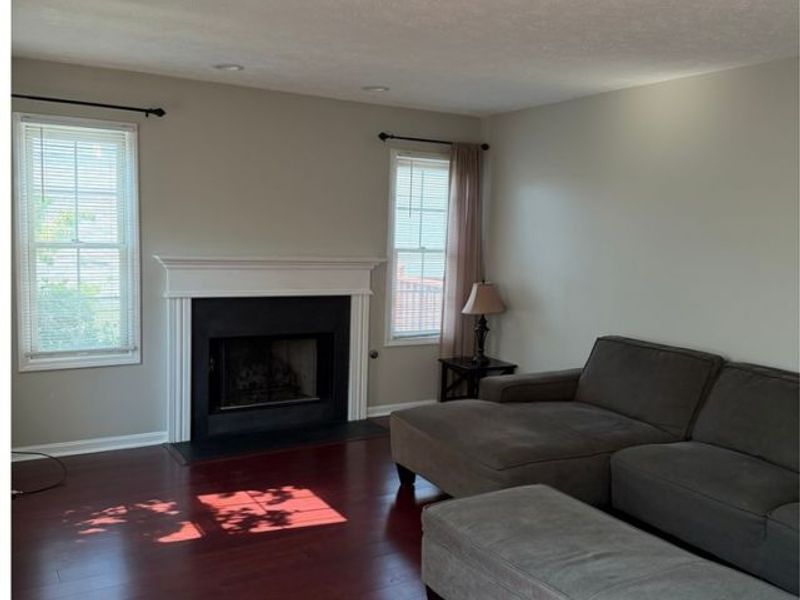 8316 Chester Parkway , Cleveland, OH 44103 Photo 5