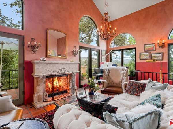 754 Basin Drive, Topanga, CA 90290