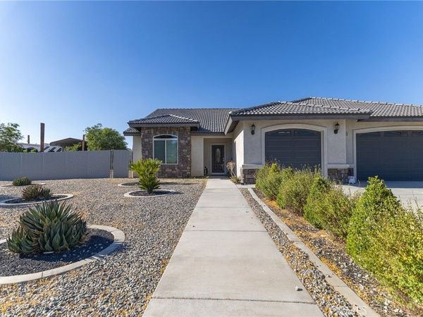 14978 Palm, Hesperia, CA 92345