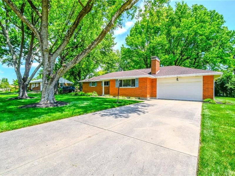 96 Pine Bluff Drive, Beavercreek, OH 45440 Photo 2