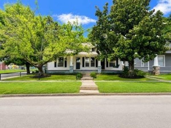 402 E Maple Street, Cushing, OK 74023