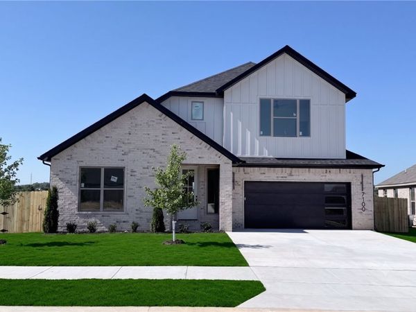 7100 SW Orange Avenue, Bentonville, AR 72713