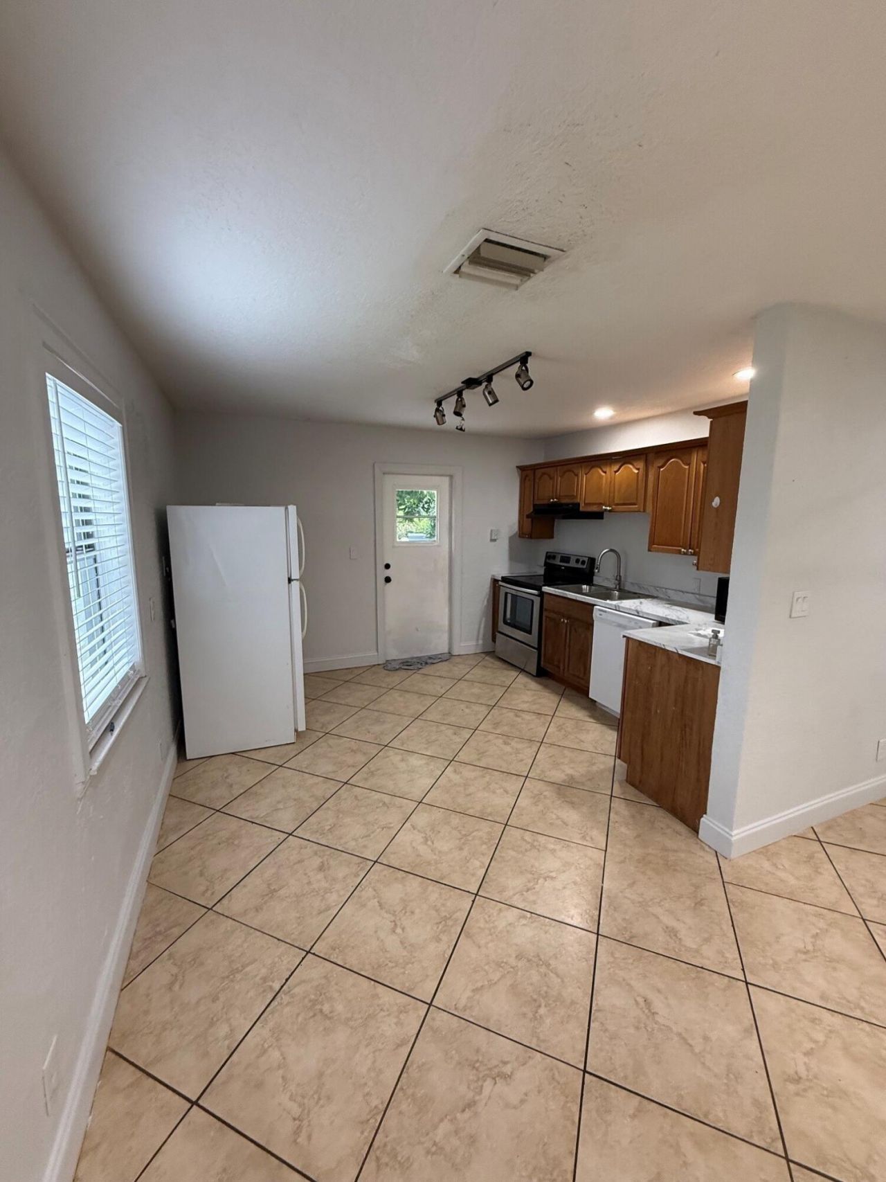 741 Roseland Drive, West Palm Beach, FL 33405 Photo