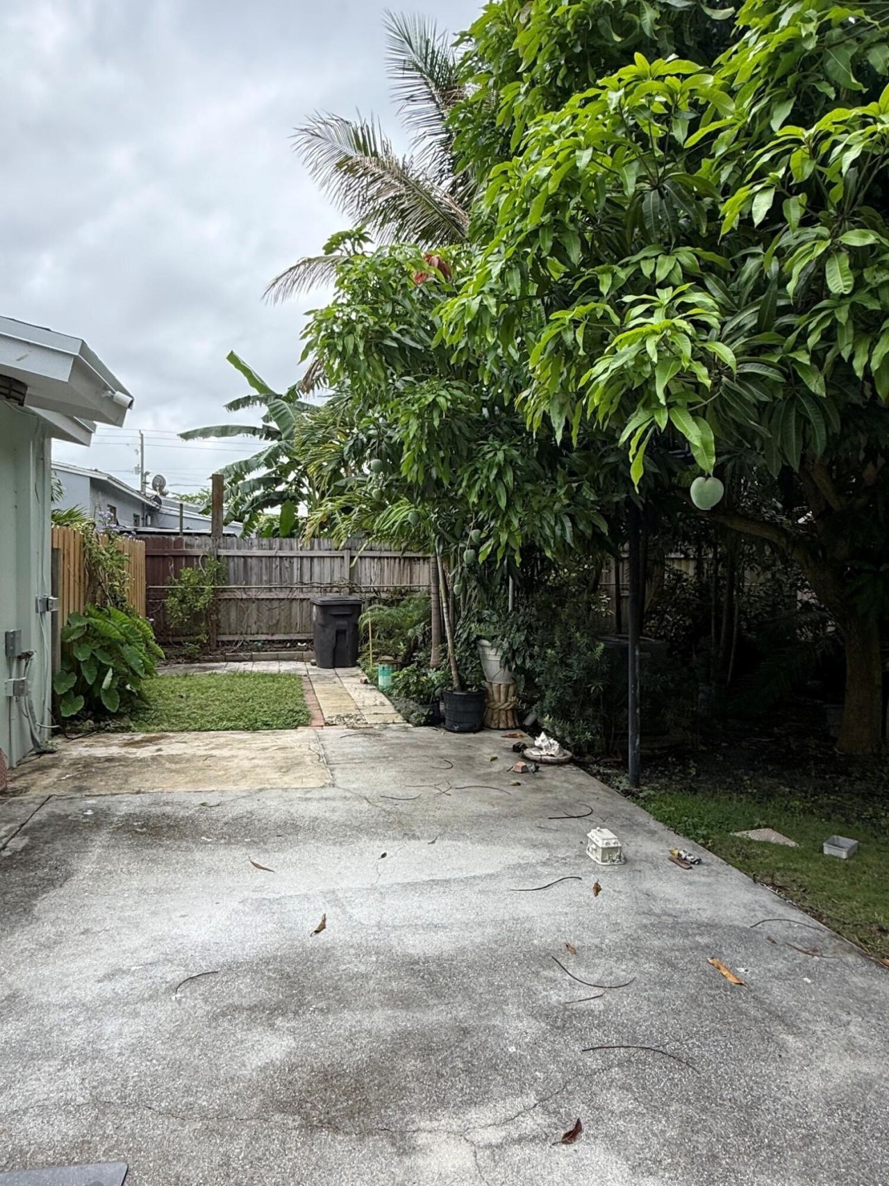 741 Roseland Drive, West Palm Beach, FL 33405 Photo