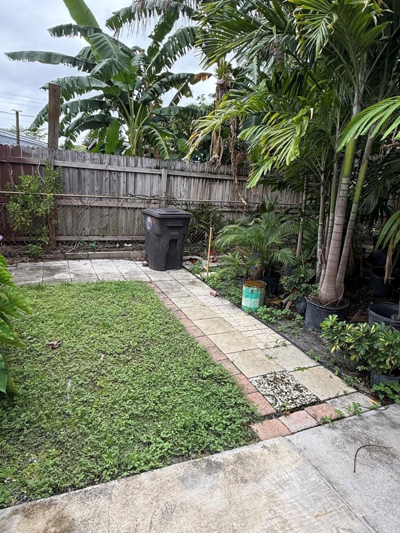741 Roseland Drive, West Palm Beach, FL 33405 Photo