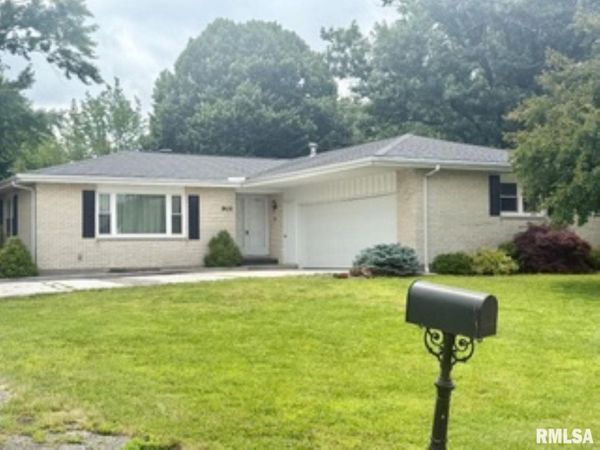 901 CRYSTAL Court, Liberty, IL 62347