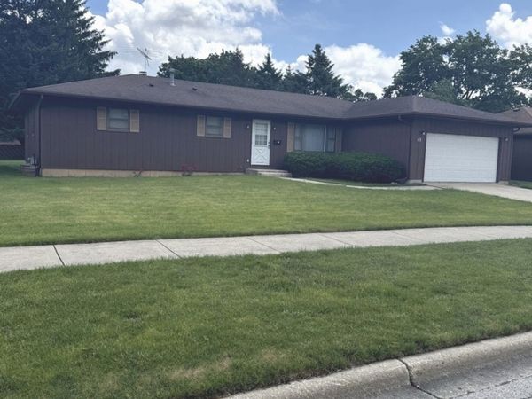 Elgin, IL 60123