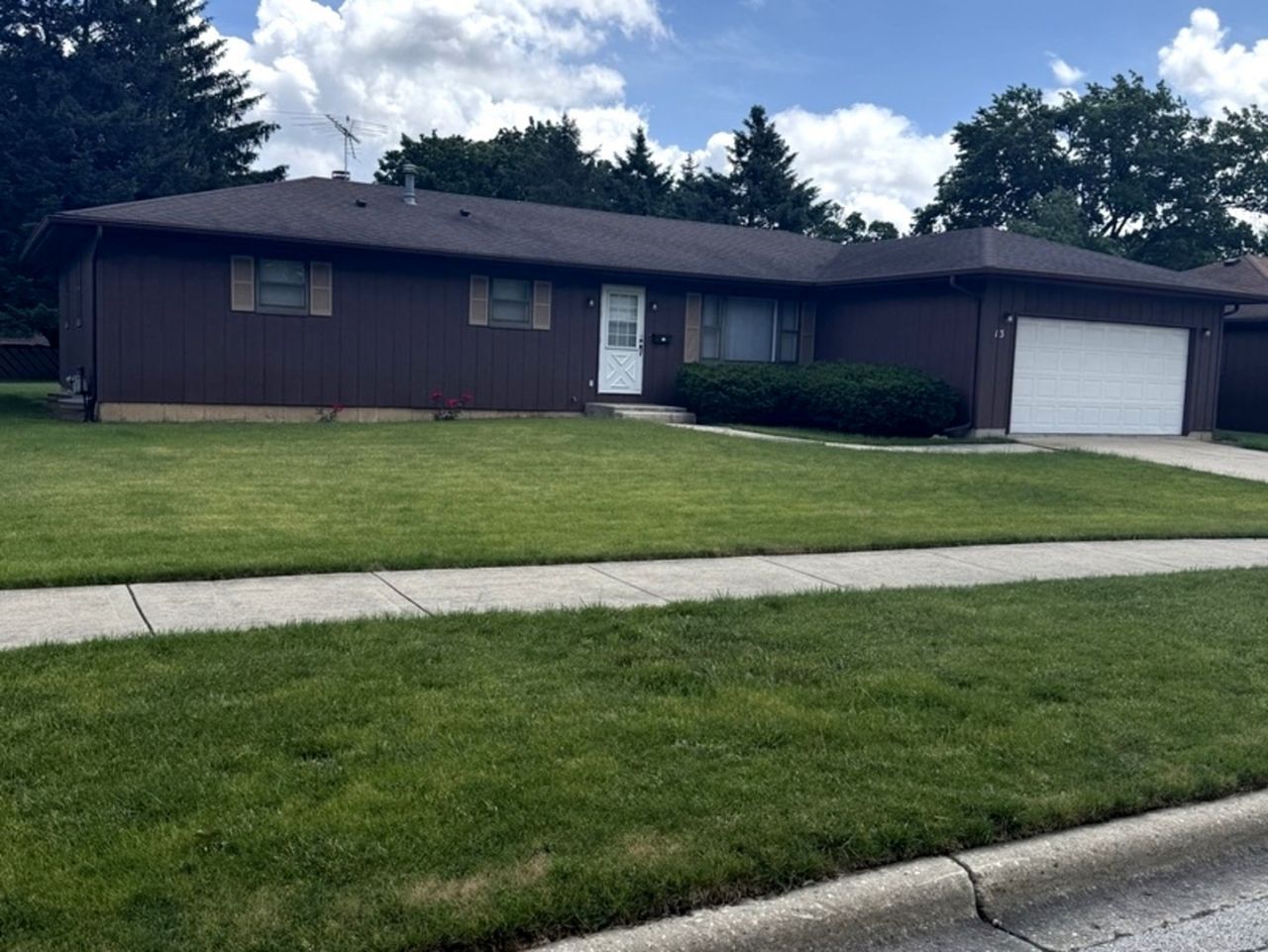 Elgin, IL 60123