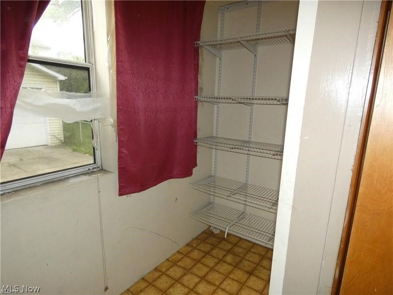 3864 E 52nd Street, Newburgh Heights, OH 44105 Photo 6