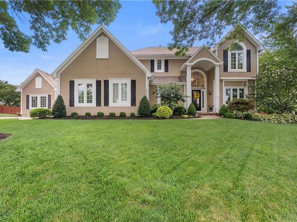 1041 SW Ellis Drive, Lee's Summit, MO 64081