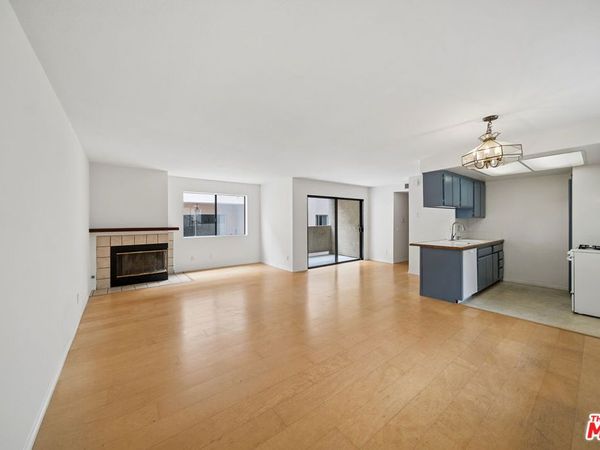 11924 Mayfield Avenue, Unit 2, Los Angeles, CA 90049