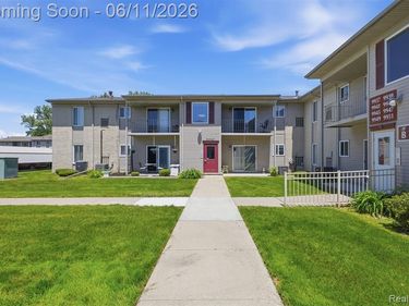 9921 Allen Pointe Drive, Unit 4, Allen Park, Mi 48101