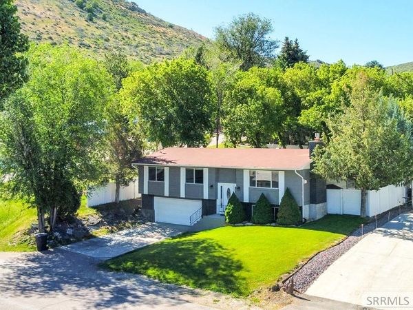 133 W Fife Avenue, LAVA HOT SPRINGS, ID 83246