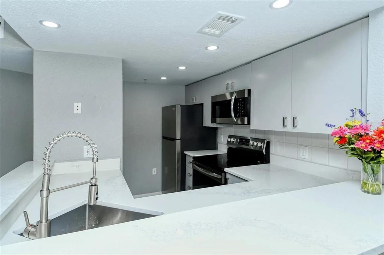 850 S Tamiami Trail , Unit 801, Sarasota, FL 34236 Photo