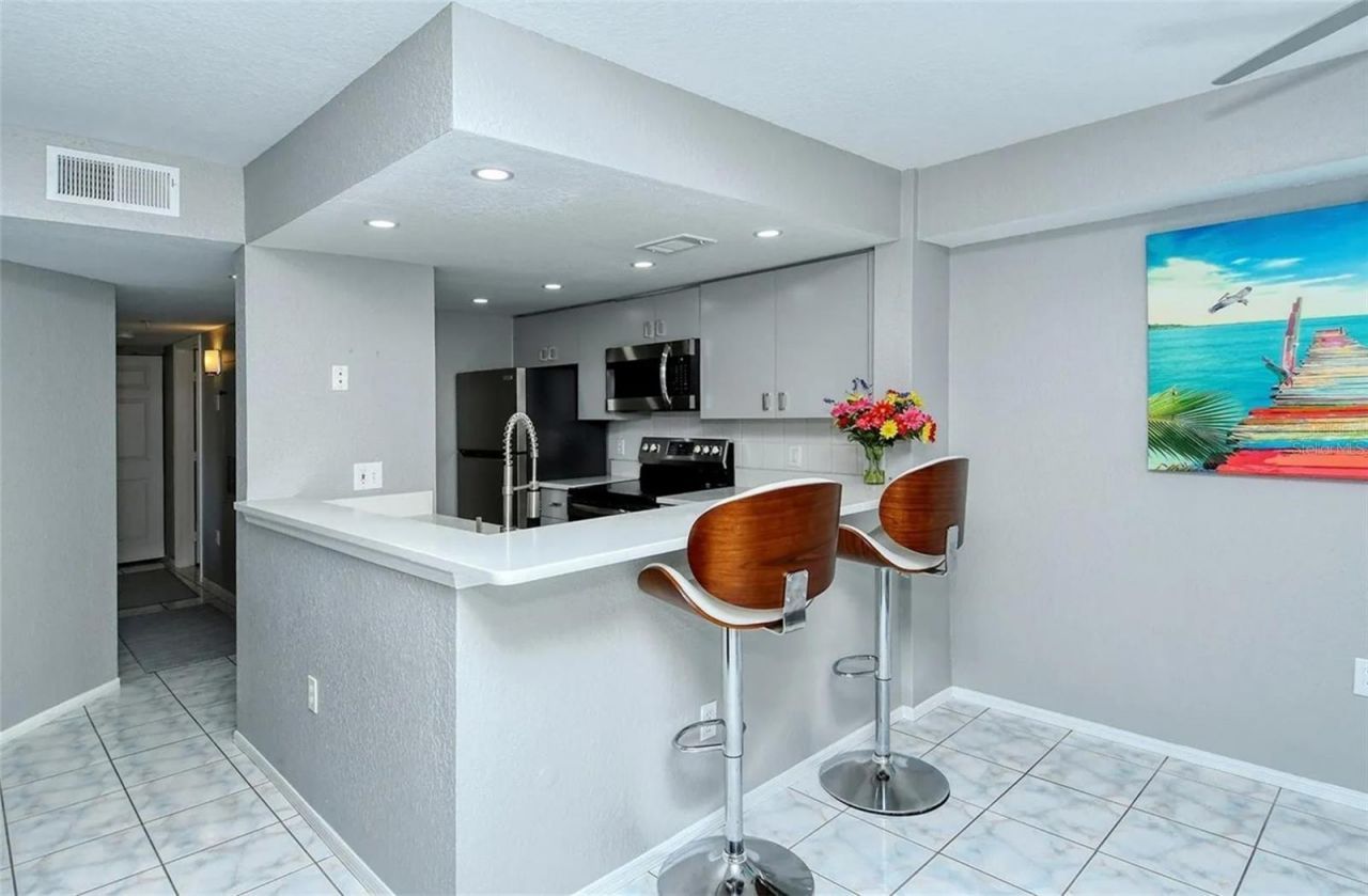 850 S Tamiami Trail , Unit 801, Sarasota, FL 34236 Photo