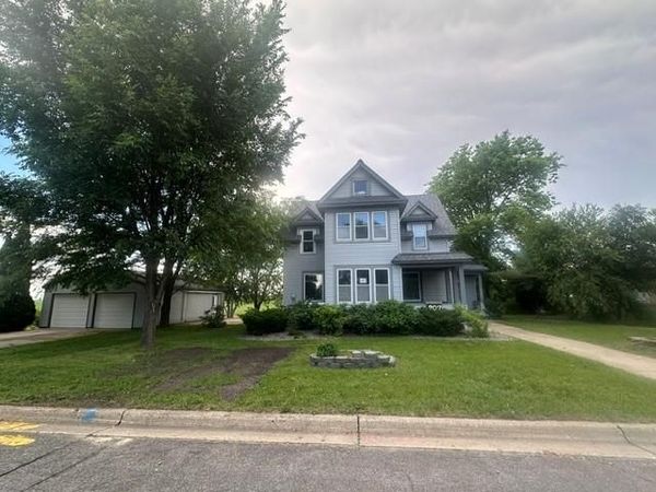 207 S Lake Street , Belview, MN 56214