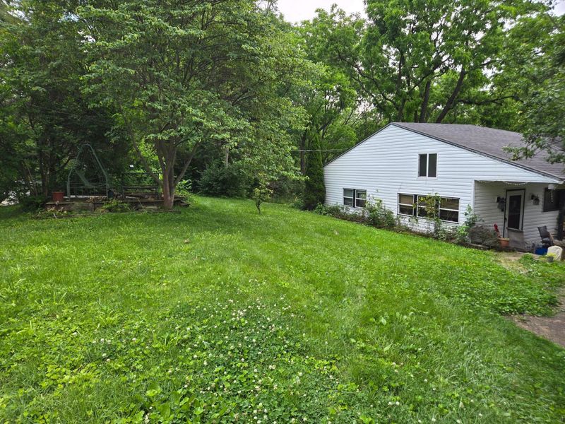 5590 Dawn Drive, Grove City, OH 43123 Photo 2