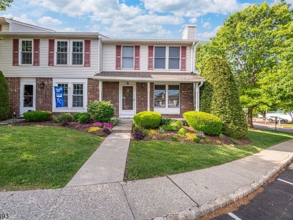 2 Liberty Ln, Franklin, NJ 07416