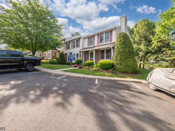2 Liberty Ln, Franklin, NJ 07416