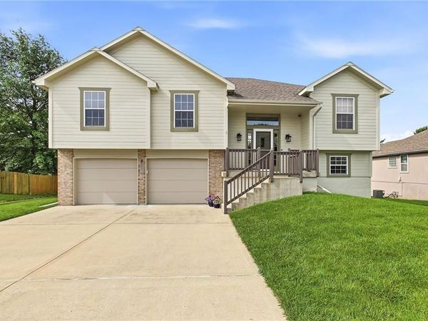 2513 NE Old Paint Road, Lee's Summit, MO 64086