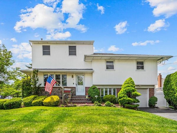 5 Chance Street , Hicksville, NY 11801