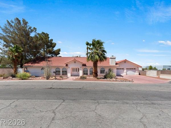7110 La Cienega Street, Las Vegas, NV 89119