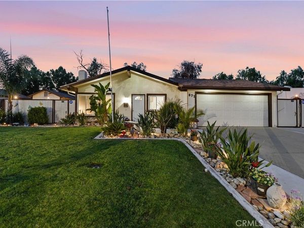 871 W Francis, Corona, CA 92882