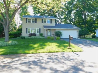 7346 Barnyard Circle , Liverpool, NY 13088
