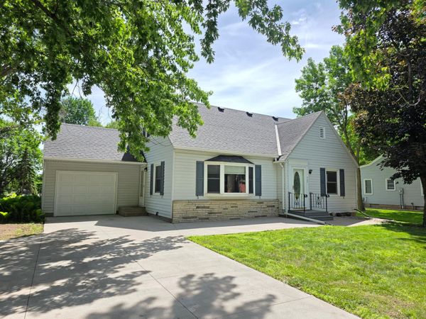 723 S 4th Street, Le Sueur, MN 56058