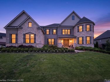 47711 Dunhill Court , Novi, MI 48167