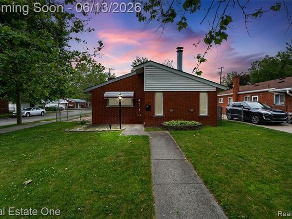4718 Roosevelt Boulevard, Dearborn Heights, MI 48125