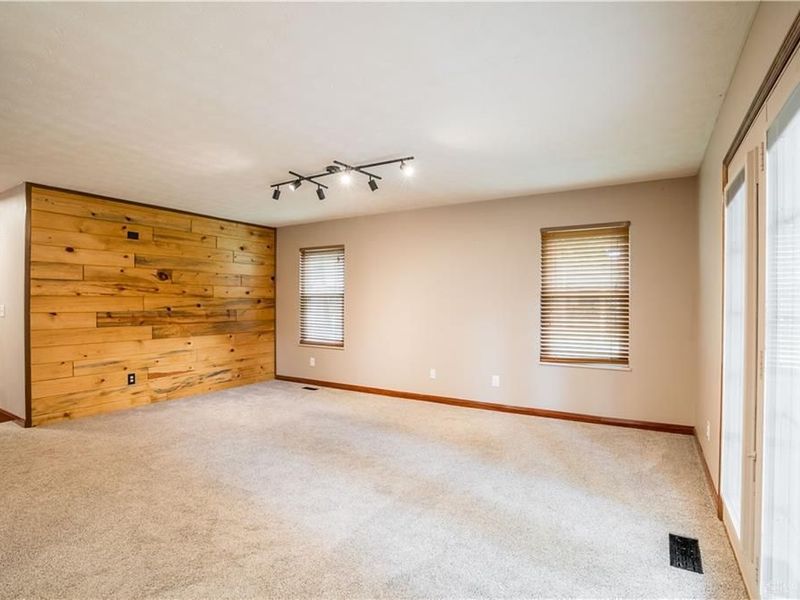8751 Cannondale Lane, Huber Heights, OH 45424 Photo 12