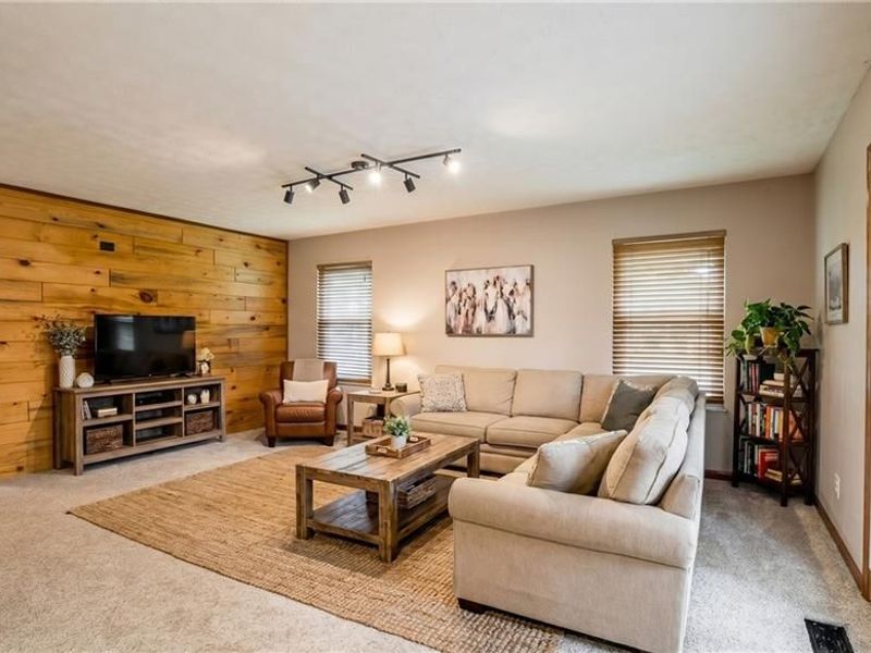 8751 Cannondale Lane, Huber Heights, OH 45424 Photo 13