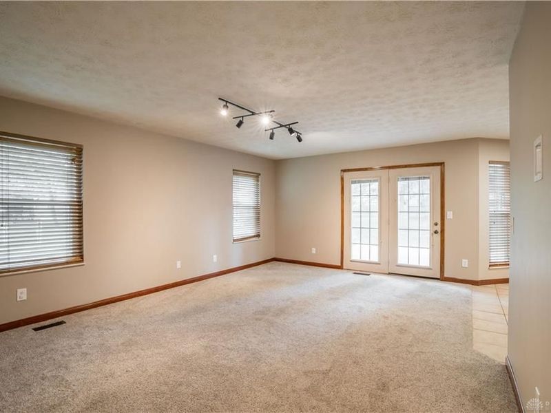 8751 Cannondale Lane, Huber Heights, OH 45424 Photo 14