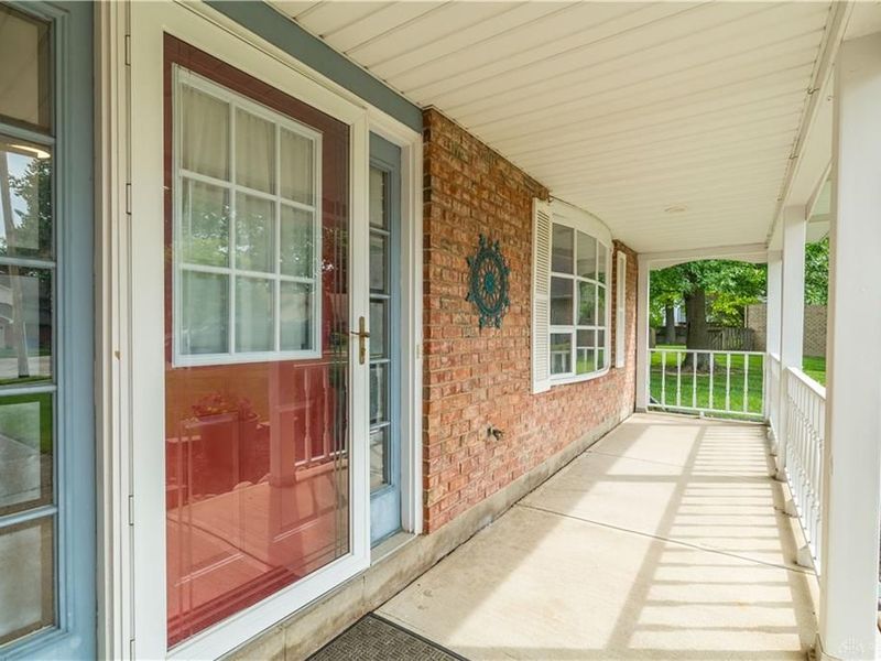 8751 Cannondale Lane, Huber Heights, OH 45424 Photo 2