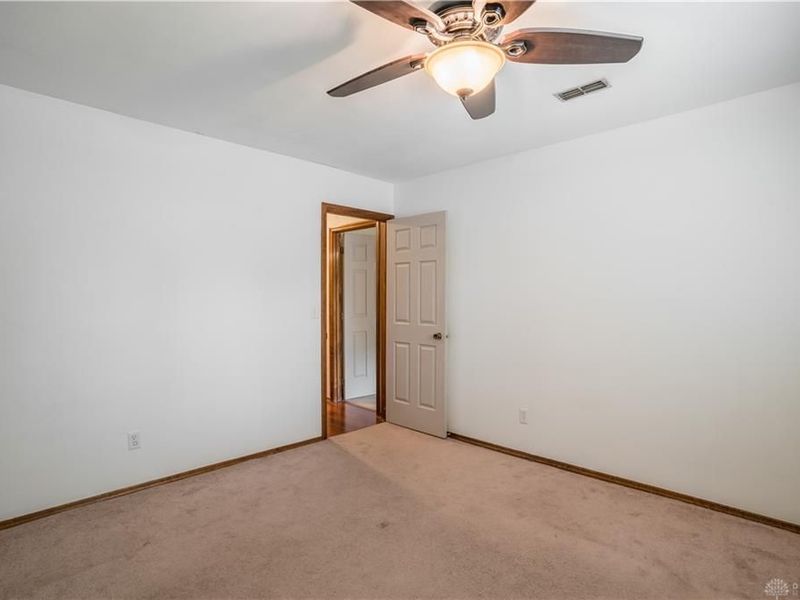 8751 Cannondale Lane, Huber Heights, OH 45424 Photo 30
