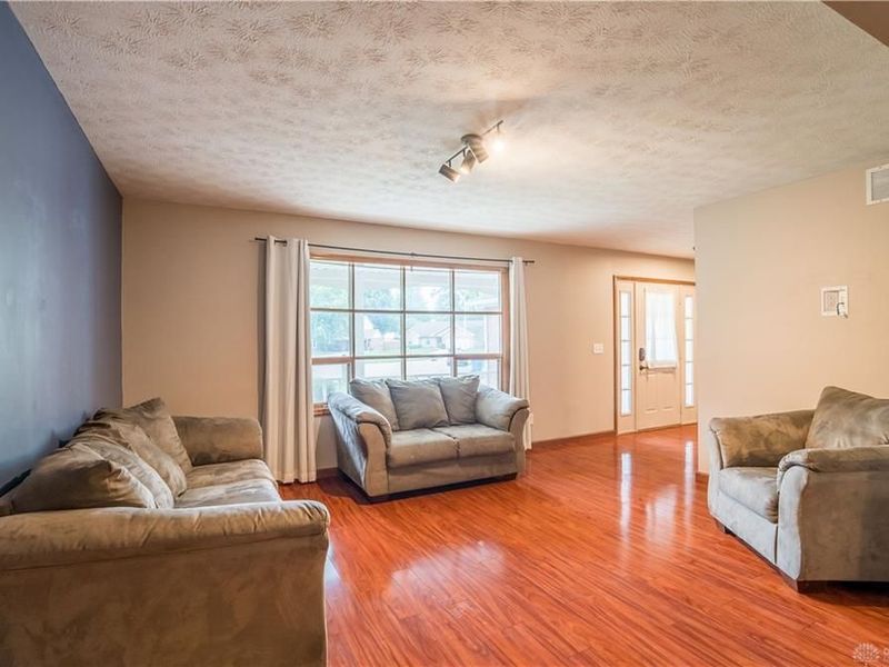 8751 Cannondale Lane, Huber Heights, OH 45424 Photo 5