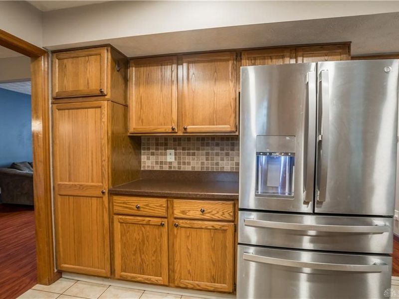 8751 Cannondale Lane, Huber Heights, OH 45424 Photo 9